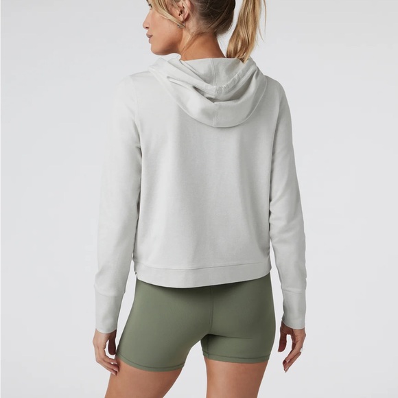 Vuori Halo Essential Hoodie Salt Heather NWT - Picture 3 of 7